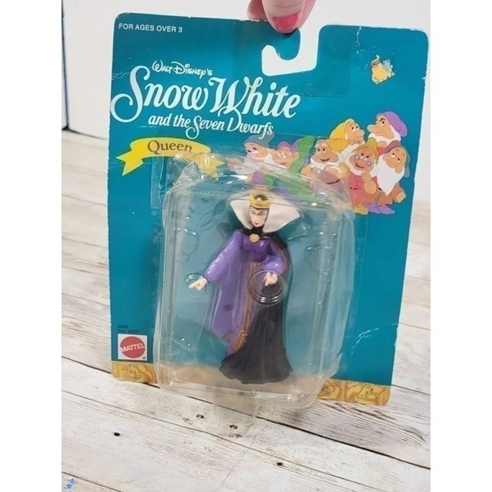 Vintage NOS New Disney Snow White The Queen The Prince Figures
